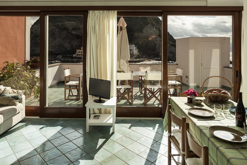 Appartamenti Le Pleiadi - Sant'Angelo D'Ischia Habitación foto