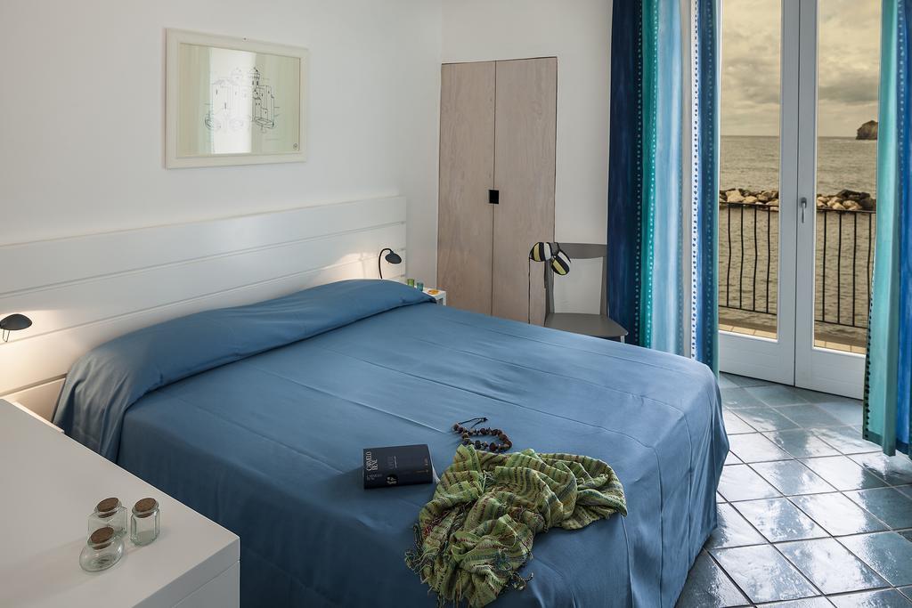 Appartamenti Le Pleiadi - Sant'Angelo D'Ischia Habitación foto